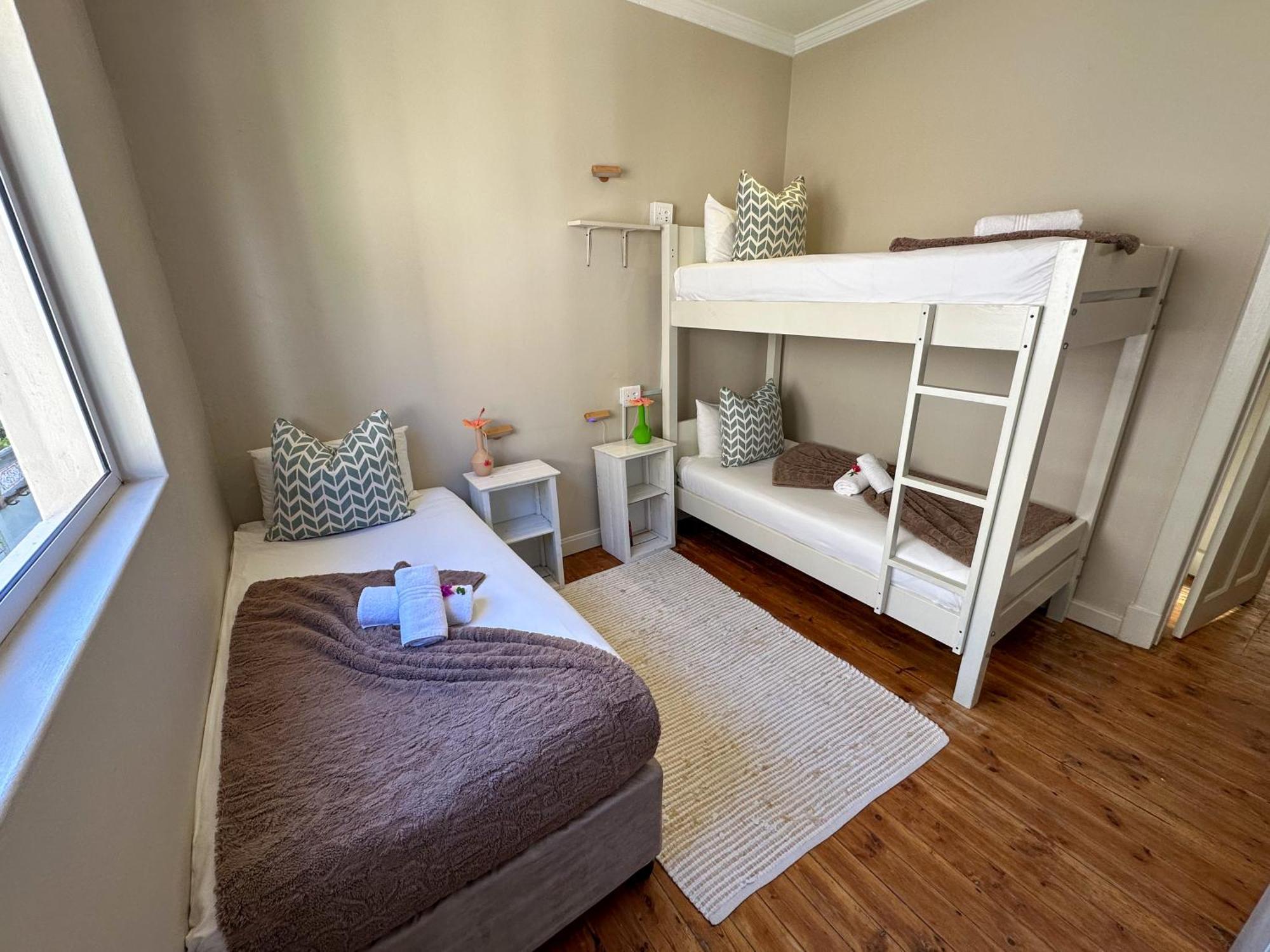 Mixed Dormitory Room 3 Beds